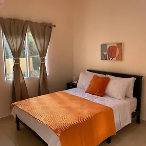 Apartment Lovely 2 Bedroom In Quiet Neighborhood!, Philipsburg (Sint Maarten)